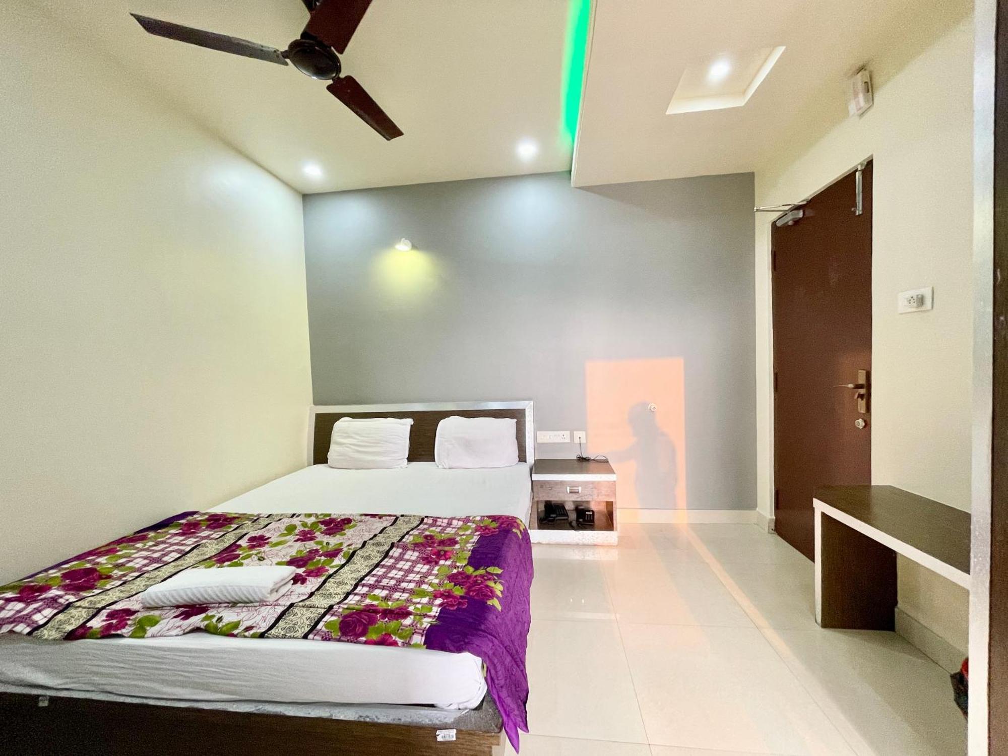 Hotel Trends In Puri Exterior photo