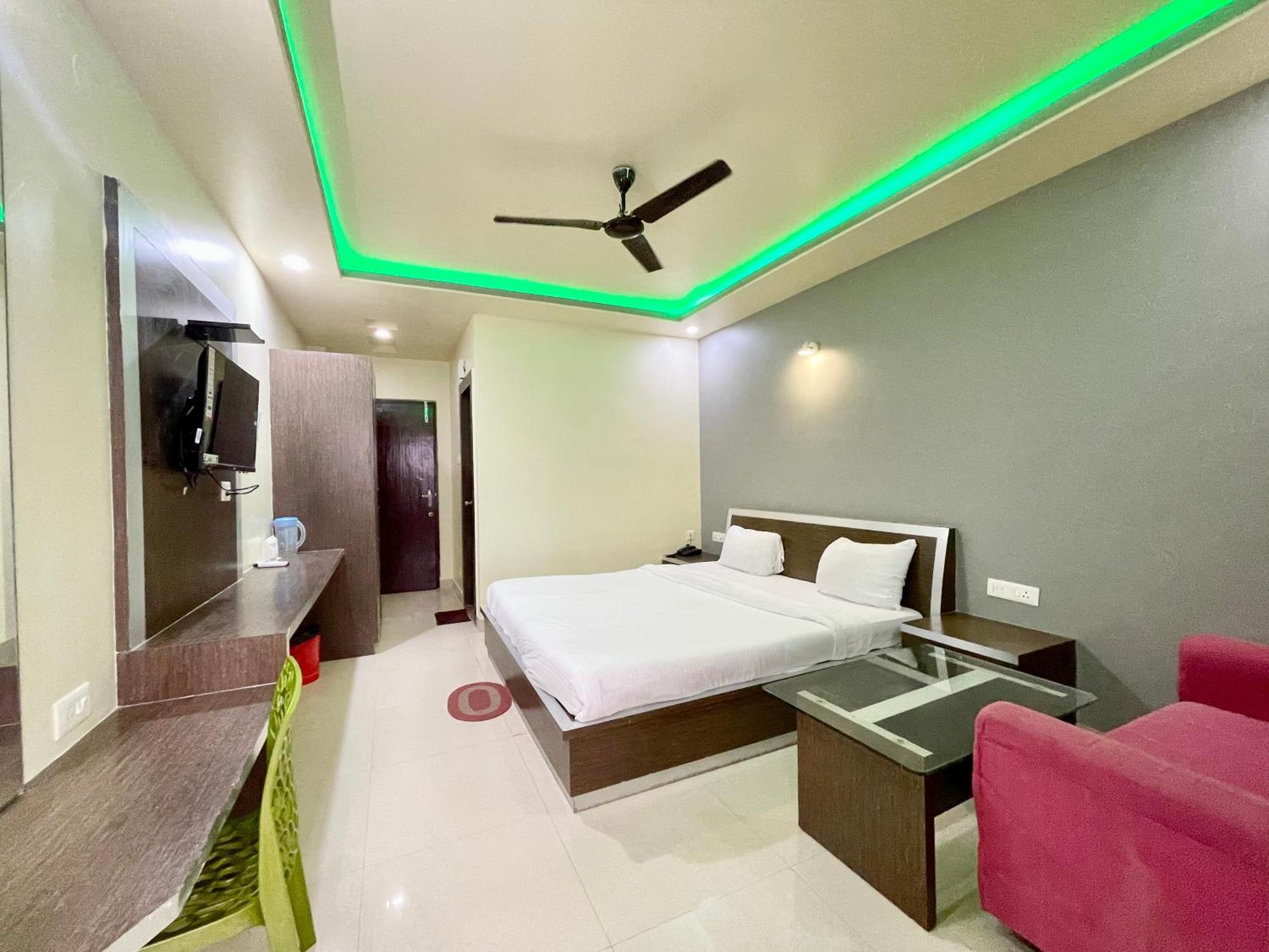 Hotel Trends In Puri Exterior photo