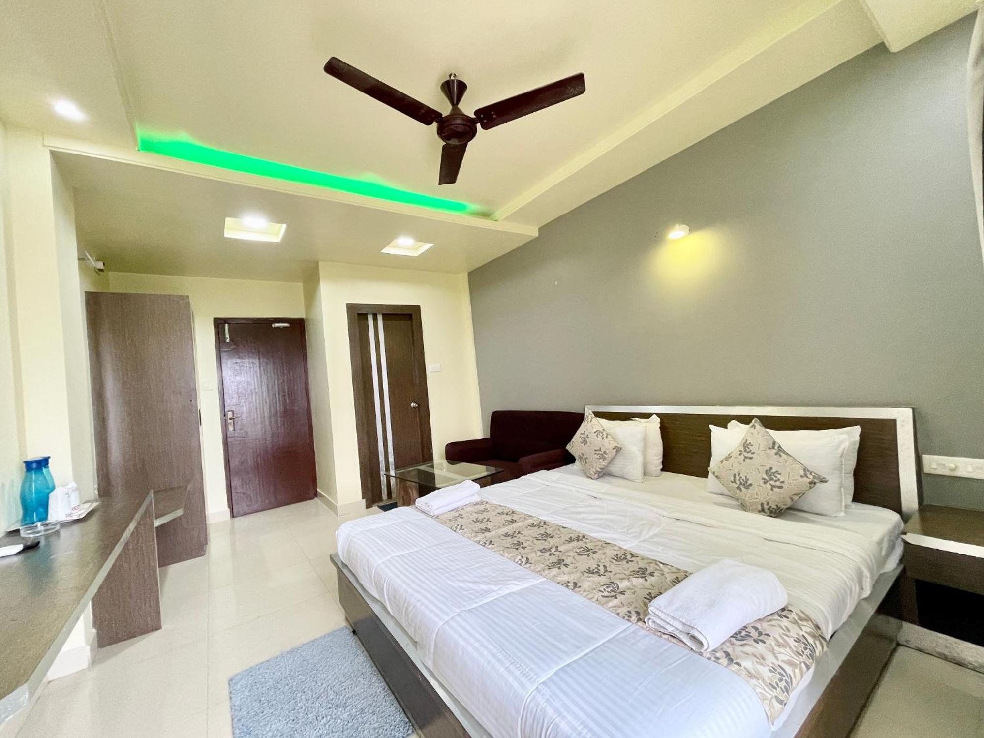 Hotel Trends In Puri Exterior photo