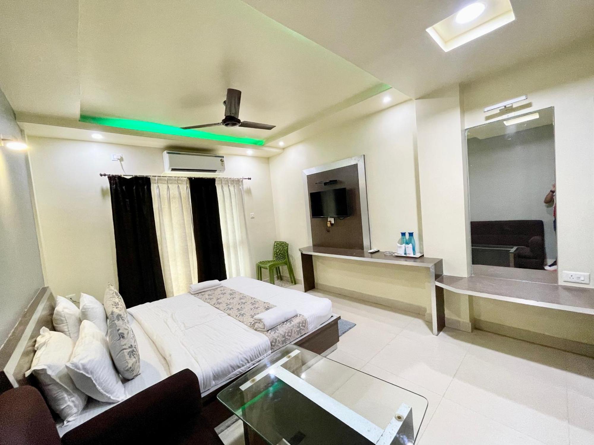 Hotel Trends In Puri Exterior photo